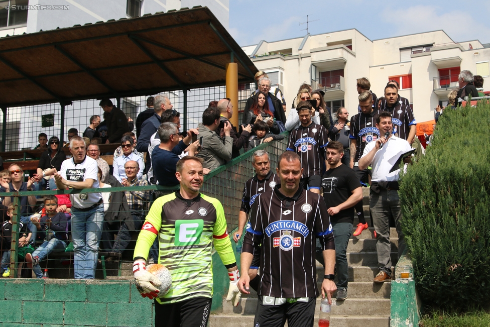 Gruabn Initiative Legendentag
Gruabn Initiative Legendentag, Stadion Gruabn Graz, 01.05.2017.

Foto zeigt den Einlauf der Mannschaften
