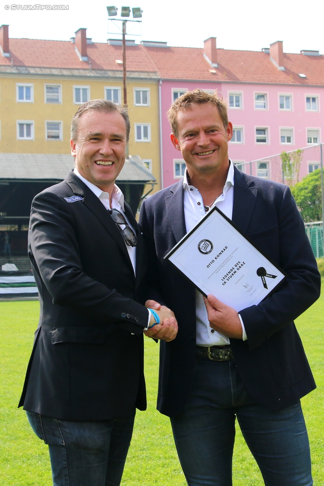 Gruabn Initiative Legendentag
Gruabn Initiative Legendentag, Stadion Gruabn Graz, 01.05.2017.

Foto zeigt Christian Jauk (Praesident Sturm) und Otto Konrad (ehem. Spieler Sturm)
