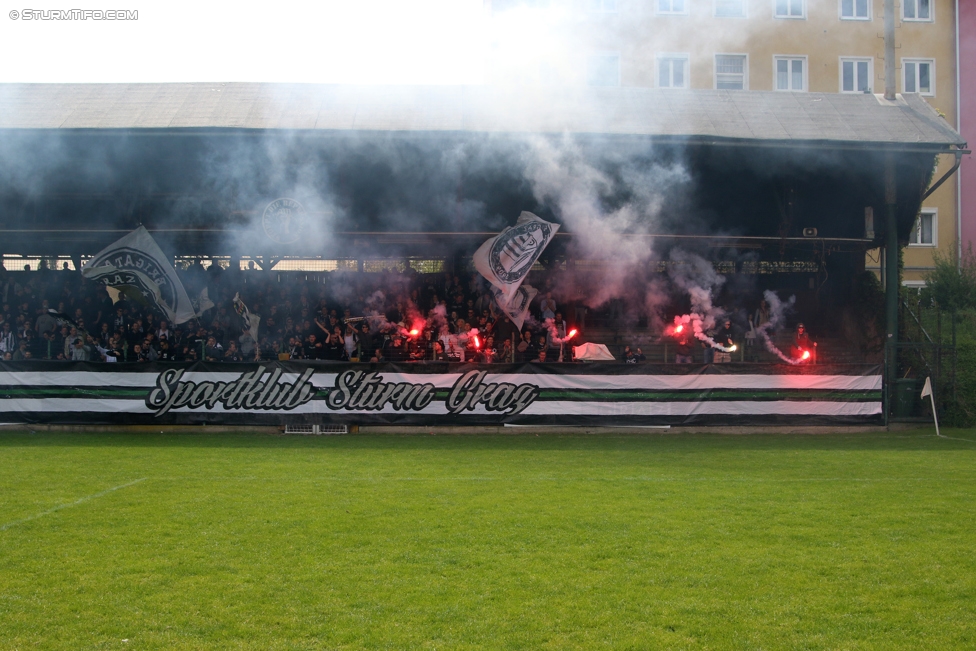 Gruabn Initiative Legendentag
Gruabn Initiative Legendentag, Stadion Gruabn Graz, 01.05.2017.

Foto zeigt Fans von Sturm
Schlüsselwörter: pyrotechnik