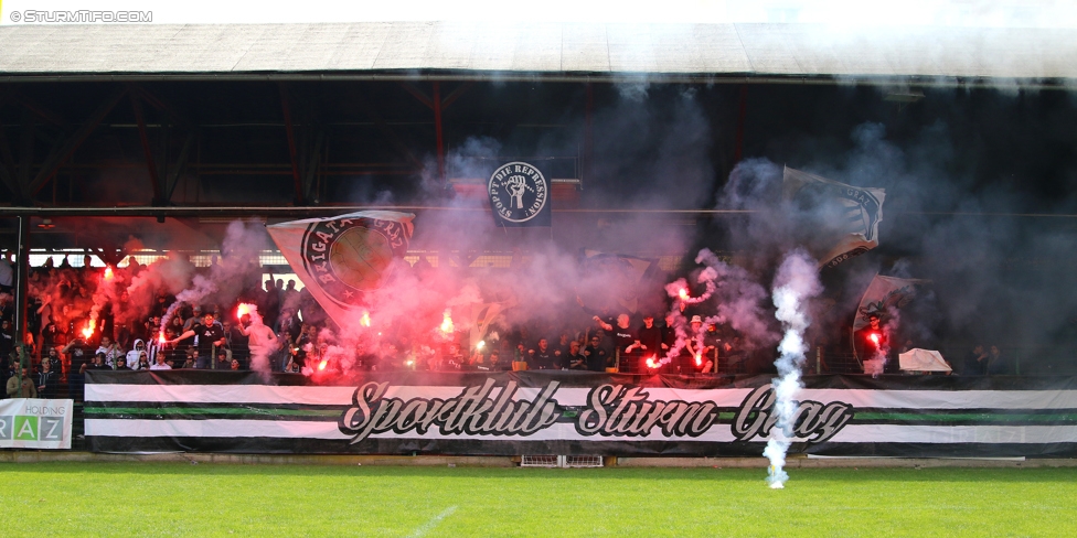 Gruabn Initiative Legendentag
Gruabn Initiative Legendentag, Stadion Gruabn Graz, 01.05.2017.

Foto zeigt Fans von Sturm
Schlüsselwörter: pyrotechnik