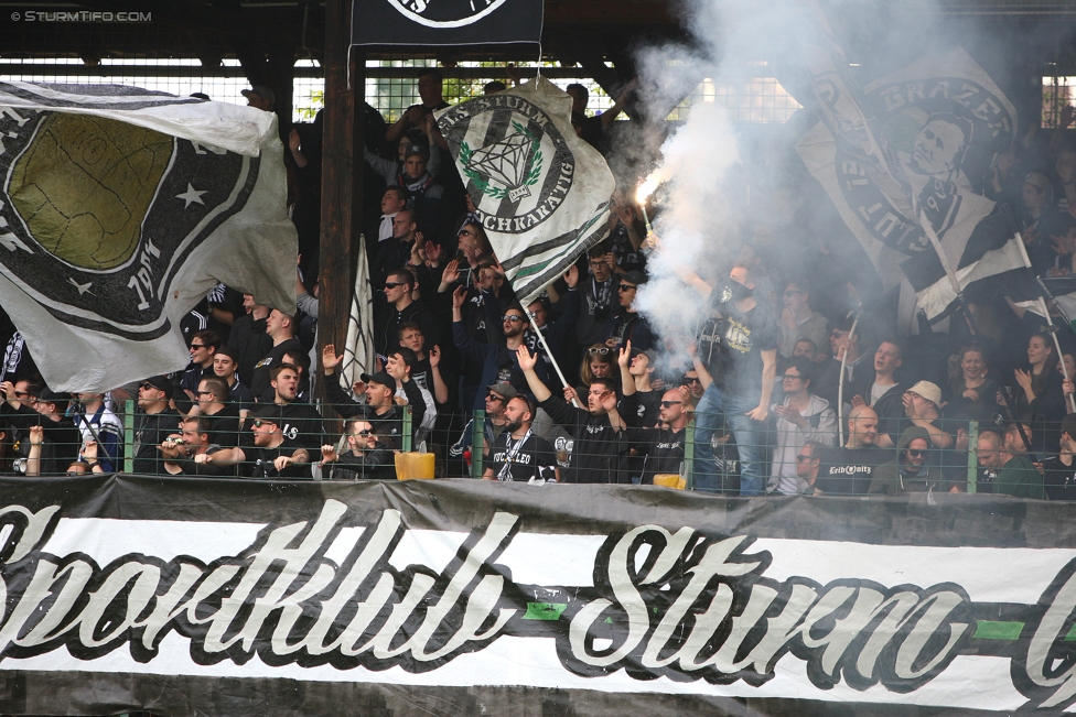 Gruabn Initiative Legendentag
Gruabn Initiative Legendentag, Stadion Gruabn Graz, 01.05.2017.

Foto zeigt Fans von Sturm
