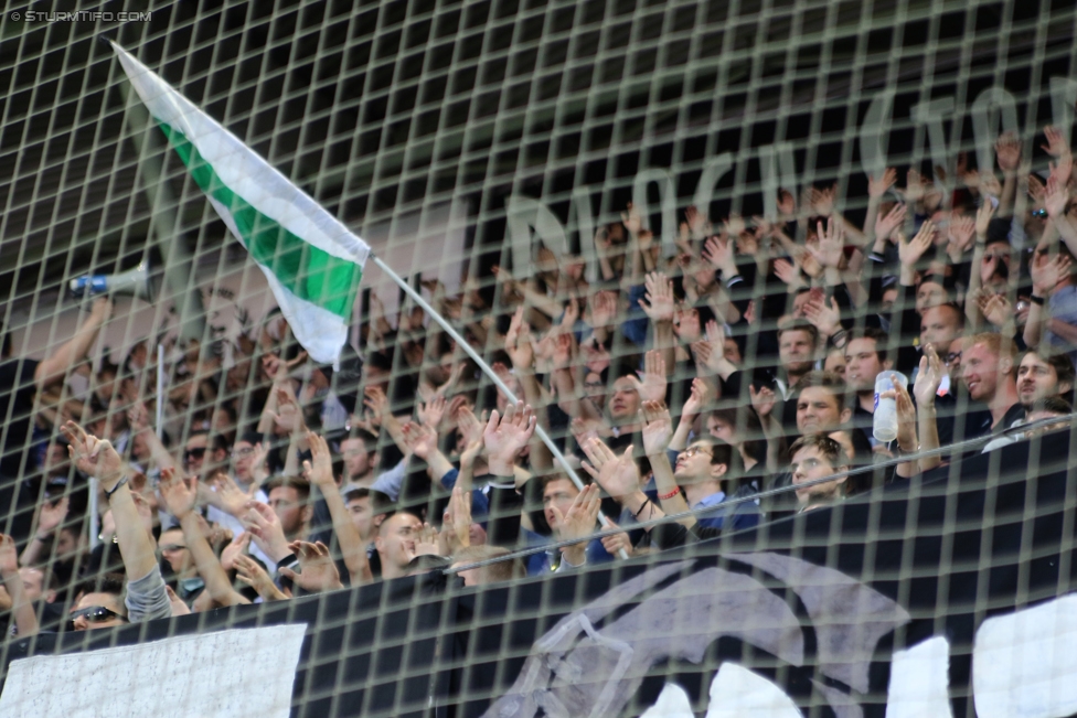 Sturm Graz - St. Poelten
Oesterreichische Fussball Bundesliga, 32. Runde, SK Sturm Graz - SKN St. Poelten, Stadion Liebenau Graz, 06.05.2017. 

Foto zeigt Fans von Sturm
