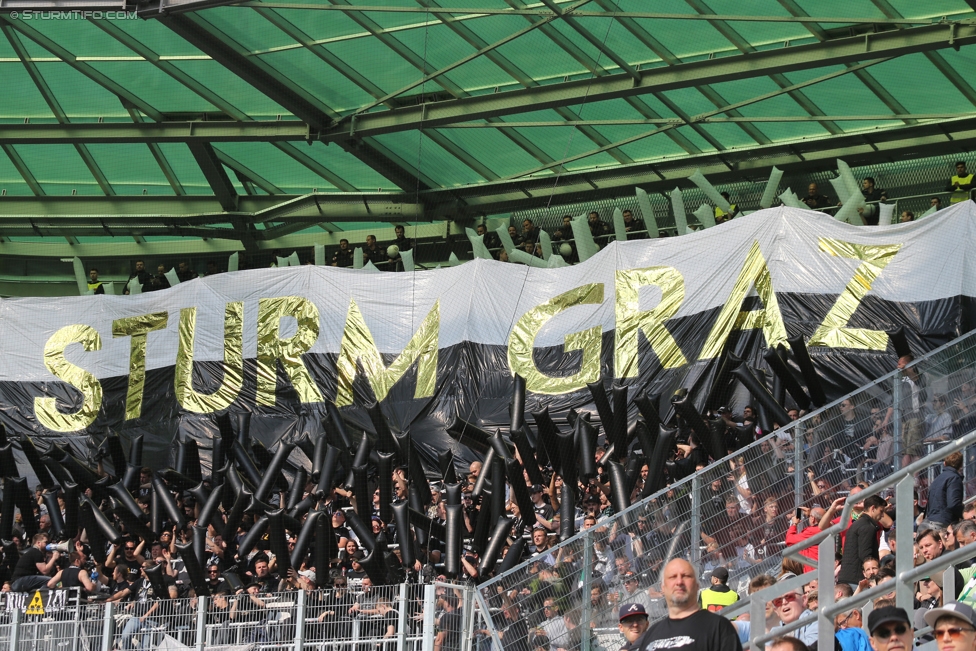 Rapid Wien - Sturm Graz
Oesterreichische Fussball Bundesliga, 34. Runde, SK Rapid Wien - SK Sturm Graz, Weststadion Wien, 21.05.2017. 

Foto zeigt Fans von Sturm mit einer Choreografie
