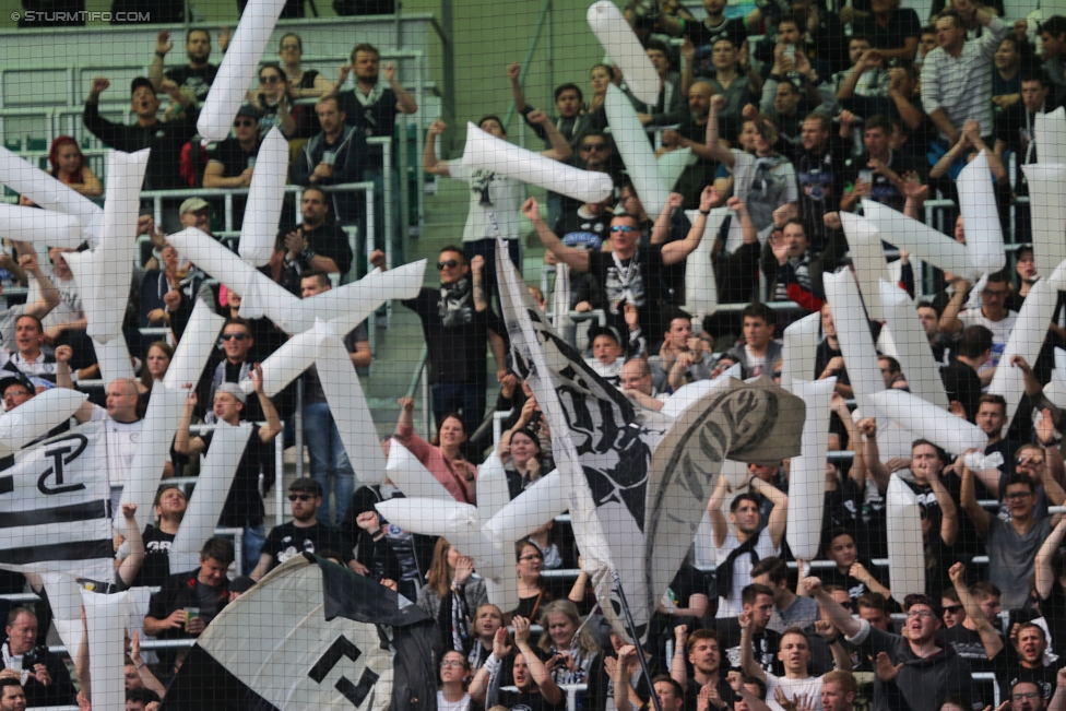 Rapid Wien - Sturm Graz
Oesterreichische Fussball Bundesliga, 34. Runde, SK Rapid Wien - SK Sturm Graz, Weststadion Wien, 21.05.2017. 

Foto zeigt Fans von Sturm mit einer Choreografie
