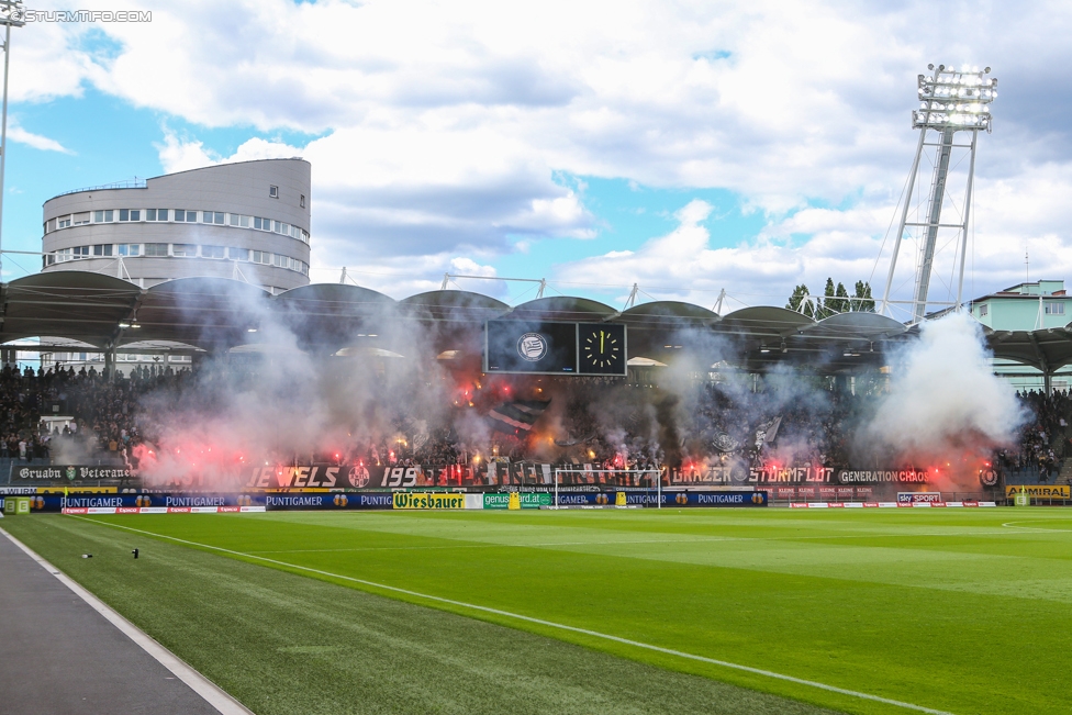 Sturm Graz - Admira Wacker
Oesterreichische Fussball Bundesliga, 35. Runde, SK Sturm Graz - FC Admira Wacker Moedling, Stadion Liebenau Graz, 25.05.2017. 

Foto zeigt Fans von Sturm mit einer Choreografie
Schlüsselwörter: pyrotechnik