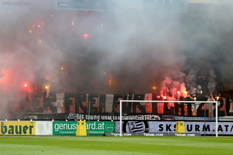 Sturm Graz - Admira Wacker
Oesterreichische Fussball Bundesliga, 35. Runde, SK Sturm Graz - FC Admira Wacker Moedling, Stadion Liebenau Graz, 25.05.2017. 

Foto zeigt Fans von Sturm mit einer Choreografie
Schlüsselwörter: pyrotechnik