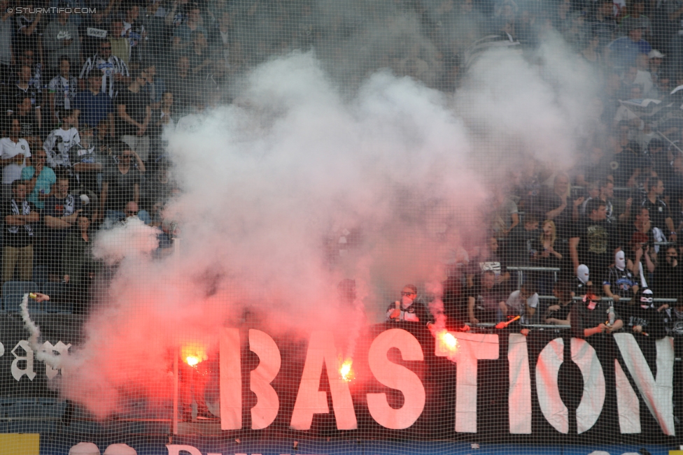 Sturm Graz - Admira Wacker
Oesterreichische Fussball Bundesliga, 35. Runde, SK Sturm Graz - FC Admira Wacker Moedling, Stadion Liebenau Graz, 25.05.2017. 

Foto zeigt Fans von Sturm mit einer Choreografie
Schlüsselwörter: pyrotechnik