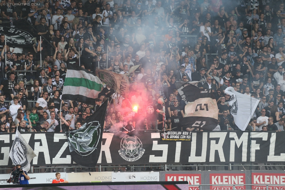 Sturm Graz - Admira Wacker
Oesterreichische Fussball Bundesliga, 35. Runde, SK Sturm Graz - FC Admira Wacker Moedling, Stadion Liebenau Graz, 25.05.2017. 

Foto zeigt Fans von Sturm
Schlüsselwörter: pyrotechnik