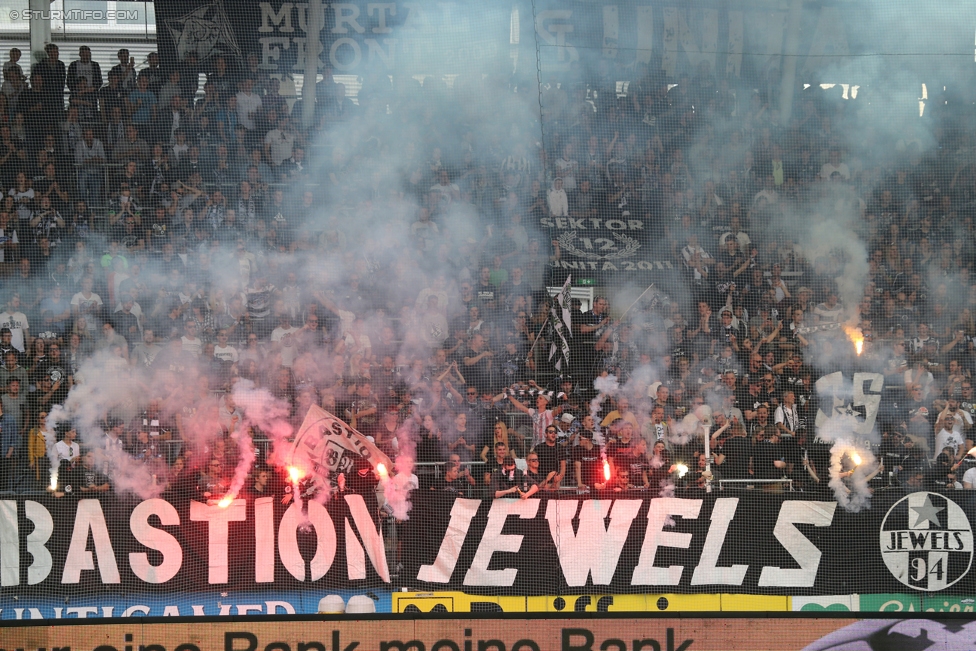 Sturm Graz - Admira Wacker
Oesterreichische Fussball Bundesliga, 35. Runde, SK Sturm Graz - FC Admira Wacker Moedling, Stadion Liebenau Graz, 25.05.2017. 

Foto zeigt Fans von Sturm
Schlüsselwörter: pyrotechnik