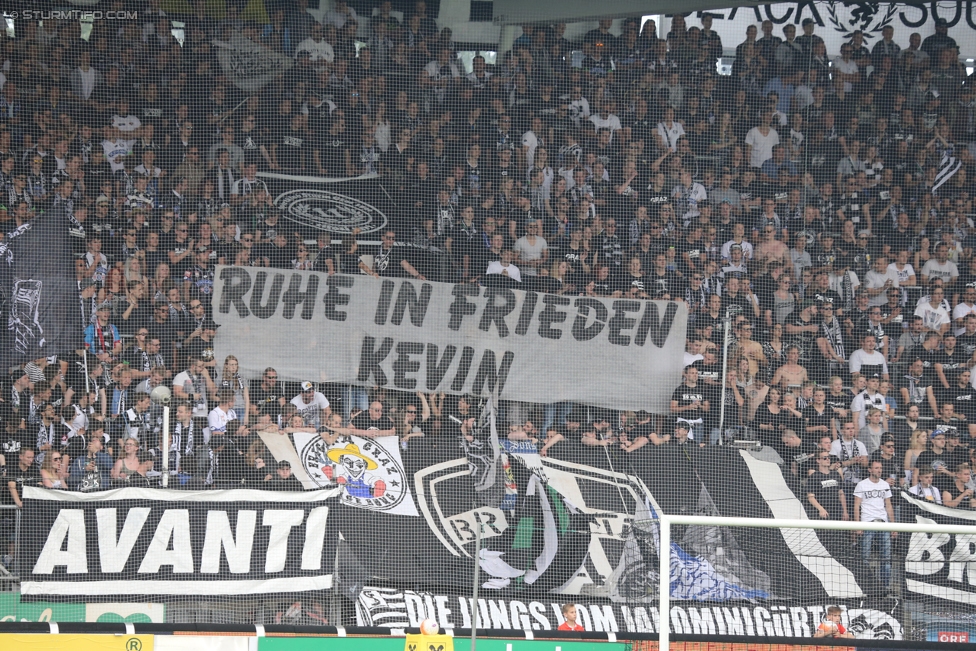 Sturm Graz - Admira Wacker
Oesterreichische Fussball Bundesliga, 35. Runde, SK Sturm Graz - FC Admira Wacker Moedling, Stadion Liebenau Graz, 25.05.2017. 

Foto zeigt Fans von Sturm mit einem Spruchband
