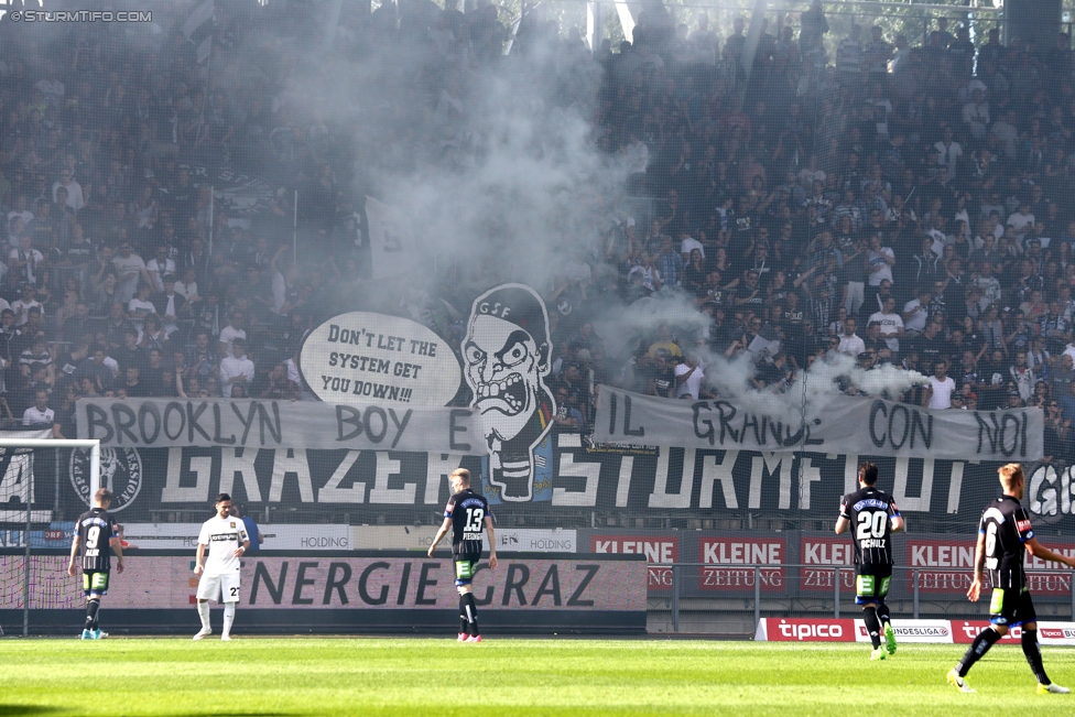 Sturm Graz - Admira Wacker
Oesterreichische Fussball Bundesliga, 35. Runde, SK Sturm Graz - FC Admira Wacker Moedling, Stadion Liebenau Graz, 25.05.2017. 

Foto zeigt Fans von Sturm mit einer Choreografie
Schlüsselwörter: pyrotechnik