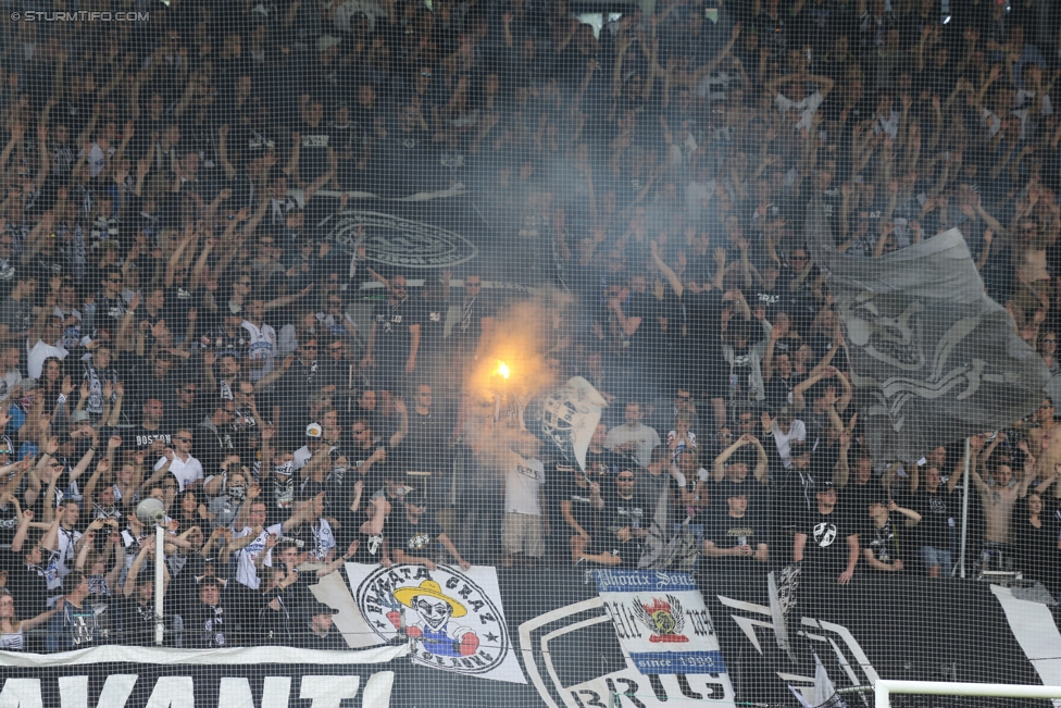 Sturm Graz - Admira Wacker
Oesterreichische Fussball Bundesliga, 35. Runde, SK Sturm Graz - FC Admira Wacker Moedling, Stadion Liebenau Graz, 25.05.2017. 

Foto zeigt Fans von Sturm
Schlüsselwörter: pyrotechnik