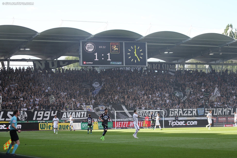 Sturm Graz - Admira Wacker
Oesterreichische Fussball Bundesliga, 35. Runde, SK Sturm Graz - FC Admira Wacker Moedling, Stadion Liebenau Graz, 25.05.2017. 

Foto zeigt Fans von Sturm
