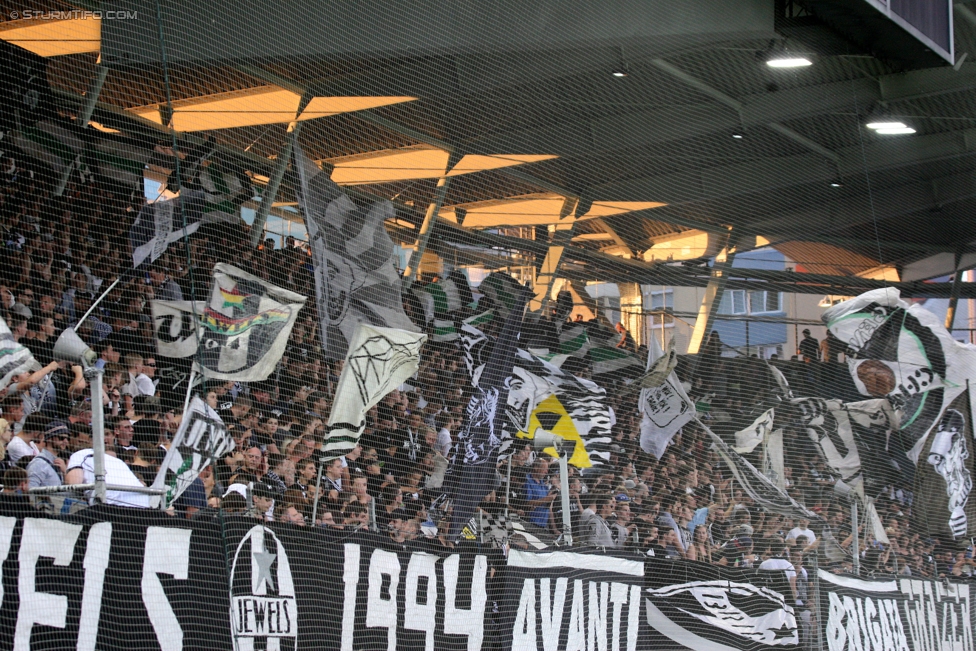 Sturm Graz - Podgorica
UEFA Europa League Qualifikation 2. Runde, SK Sturm Graz -  FK Mladost Podgorica, Stadion Liebenau Graz, 13.07.2017. 

Foto zeigt Fans von Sturm
