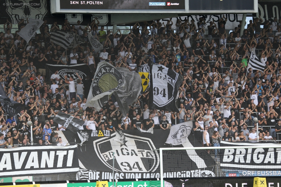 Sturm Graz - St. Poelten
Oesterreichische Fussball Bundesliga, 1. Runde, SK Sturm Graz - SKN St. Poelten, Stadion Liebenau Graz, 23.07.2017. 

Foto zeigt Fans von Sturm
