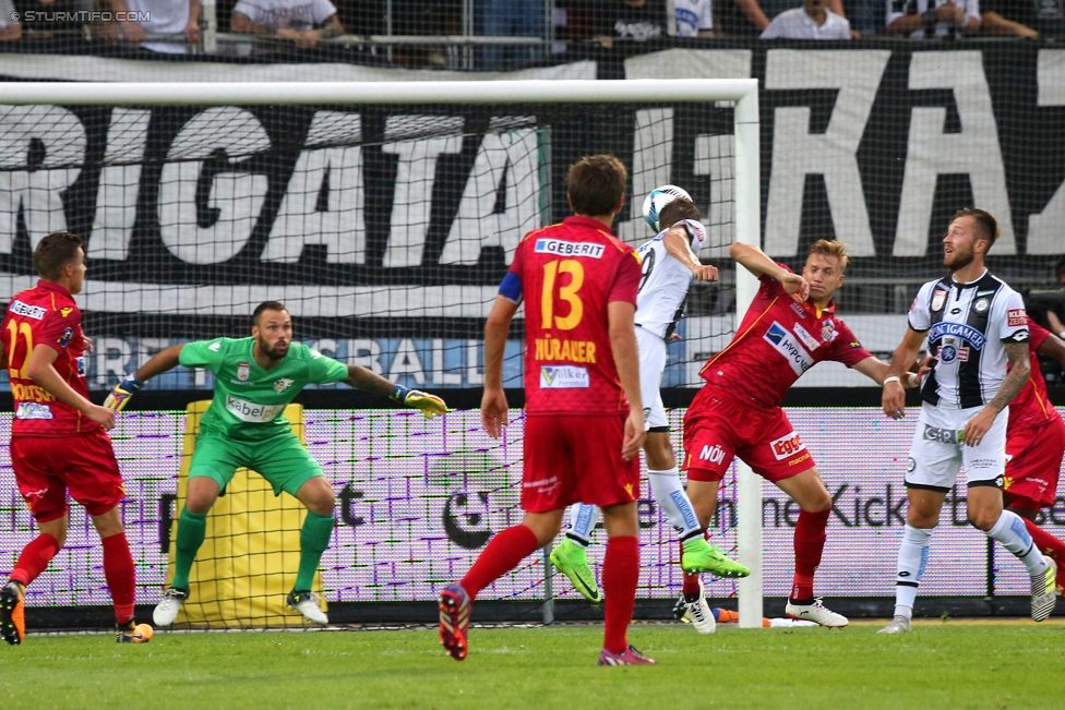 Sturm Graz - St. Poelten
Oesterreichische Fussball Bundesliga, 1. Runde, SK Sturm Graz - SKN St. Poelten, Stadion Liebenau Graz, 23.07.2017. 

Foto zeigt Lukas Thuerauer (St. Poelten), Deni Alar (Sturm) und Peter Zulj (Sturm)
