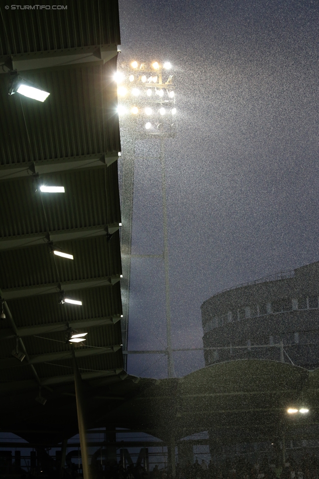 Sturm Graz - St. Poelten
Oesterreichische Fussball Bundesliga, 1. Runde, SK Sturm Graz - SKN St. Poelten, Stadion Liebenau Graz, 23.07.2017. 

Foto zeigt einen Flutlichtmasten
Schlüsselwörter: wetter