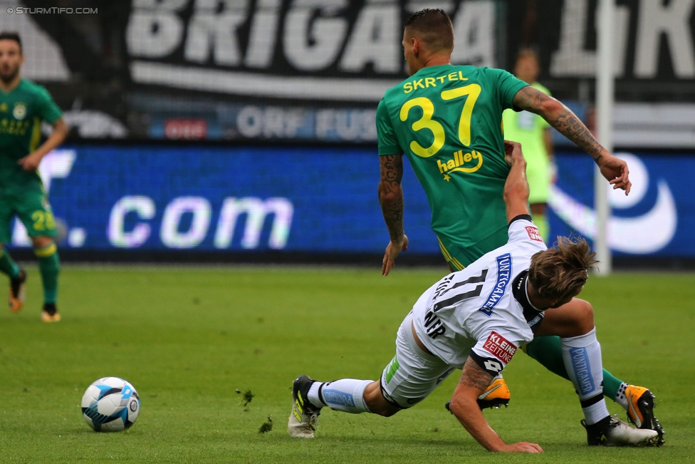 Sturm Graz - Fenerbahce
UEFA Europa League Qualifikation 3. Runde, SK Sturm Graz -  Fenerbahce Istanbul, Stadion Liebenau Graz, 27.07.2017. 

Foto zeigt Peter Zulj (Sturm) und Martin Skrtel (Fenerbahce)
