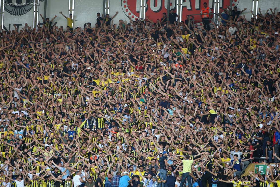 Fenerbahce - Sturm Graz
UEFA Europa League Qualifikation 3. Runde, Fenerbahce Istanbul - SK Sturm Graz, Suekrue Saracoglu Stadion Istanbul, 03.08.2017. 

Foto zeigt Fans von Fenerbahce
