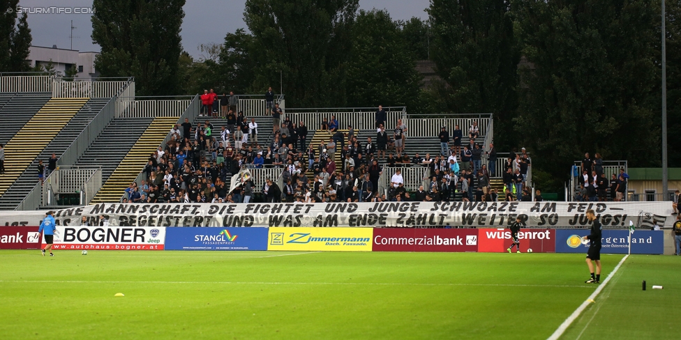 Mattersburg - Sturm Graz
Oesterreichische Fussball Bundesliga, 3. Runde, SV Mattersburg - SK Sturm Graz, Pappelstadion Mattersburg, 06.08.2017. 

Foto zeigt Fans von Sturm mit einem Spruchband
