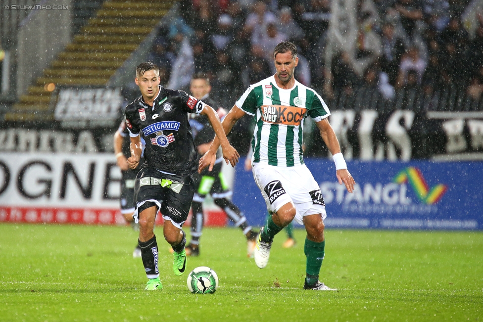 Mattersburg - Sturm Graz
Oesterreichische Fussball Bundesliga, 3. Runde, SV Mattersburg - SK Sturm Graz, Pappelstadion Mattersburg, 06.08.2017. 

Foto zeigt Thorsten Roecher (Sturm) und Stefan Maierhofer (Mattersburg)
