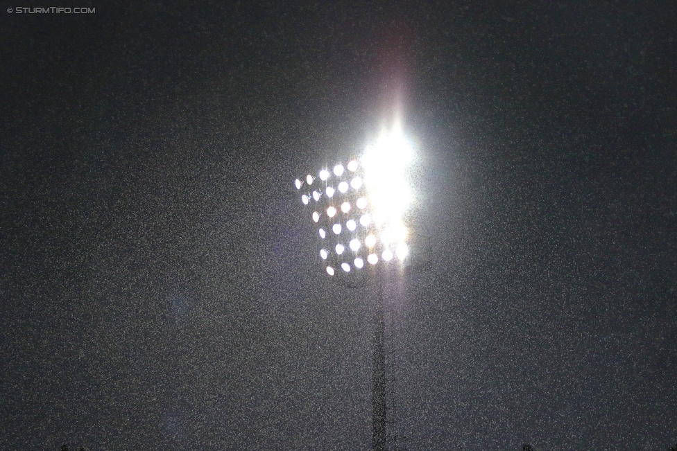 Mattersburg - Sturm Graz
Oesterreichische Fussball Bundesliga, 3. Runde, SV Mattersburg - SK Sturm Graz, Pappelstadion Mattersburg, 06.08.2017. 

Foto zeigt einen Flutlichtmasten
