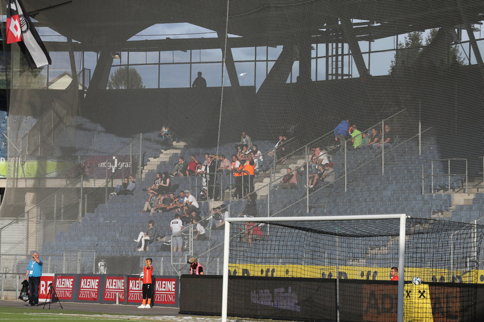 Sturm Graz - Wolfsberg
Oesterreichische Fussball Bundesliga, 4. Runde, SK Sturm Graz - Wolfsberger AC, Stadion Liebenau Graz, 12.08.2017. 

Foto zeigt Fans von Wolfsberg
