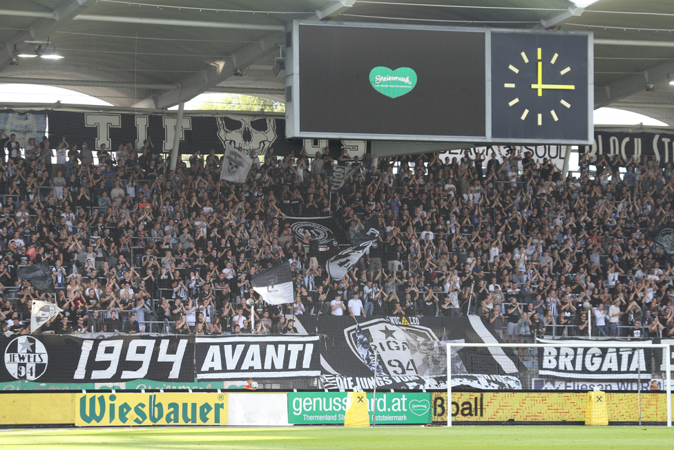 Sturm Graz - Wolfsberg
Oesterreichische Fussball Bundesliga, 4. Runde, SK Sturm Graz - Wolfsberger AC, Stadion Liebenau Graz, 12.08.2017. 

Foto zeigt Fans von Sturm
