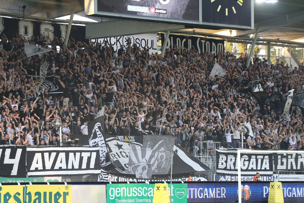 Sturm Graz - Wolfsberg
Oesterreichische Fussball Bundesliga, 4. Runde, SK Sturm Graz - Wolfsberger AC, Stadion Liebenau Graz, 12.08.2017. 

Foto zeigt Fans von Sturm
