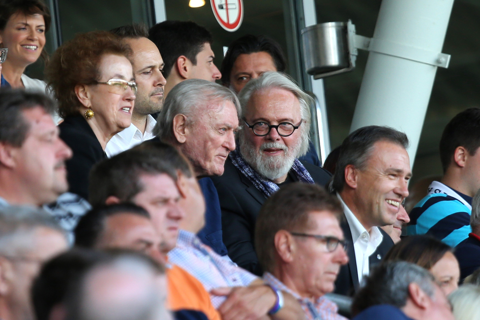 Sturm Graz - Wolfsberg
Oesterreichische Fussball Bundesliga, 4. Runde, SK Sturm Graz - Wolfsberger AC, Stadion Liebenau Graz, 12.08.2017. 

Foto zeigt Ivica Osim (ehem. Trainer Sturm), Gerhard Roth (Schriftsteller) und Christian Jauk (Praesident Sturm)
