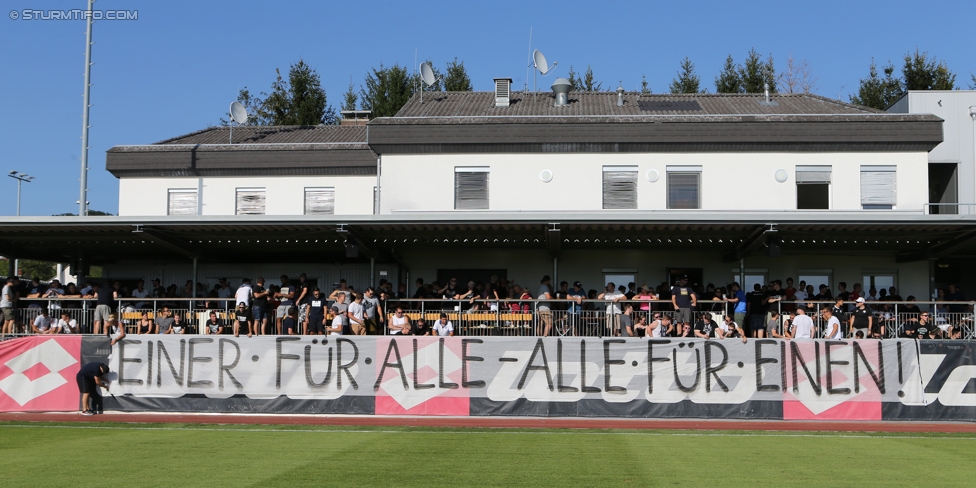 Vorberichte Rapid Wien - Sturm Graz
Oesterreichische Fussball Bundesliga, 5. Runde, Vorberichte SK Rapid Wien - SK Sturm Graz, Trainingszentrum Messendorf Graz, 18.08.2017. 

Foto zeigt Fans von Sturm mit einem Spruchband
