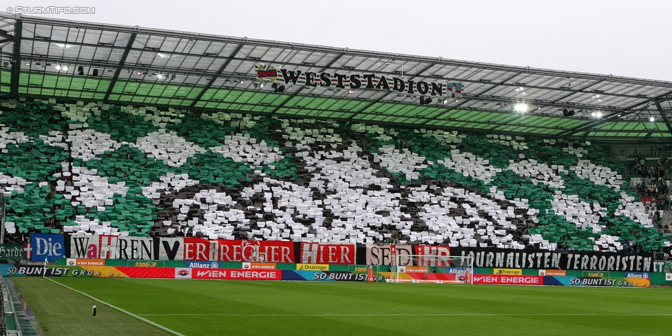 Rapid Wien - Sturm Graz
Oesterreichische Fussball Bundesliga, 5. Runde, SK Rapid Wien - SK Sturm Graz, Weststadion Wien, 19.08.2017. 

Foto zeigt Fans von Rapid mit einer Choreografie
