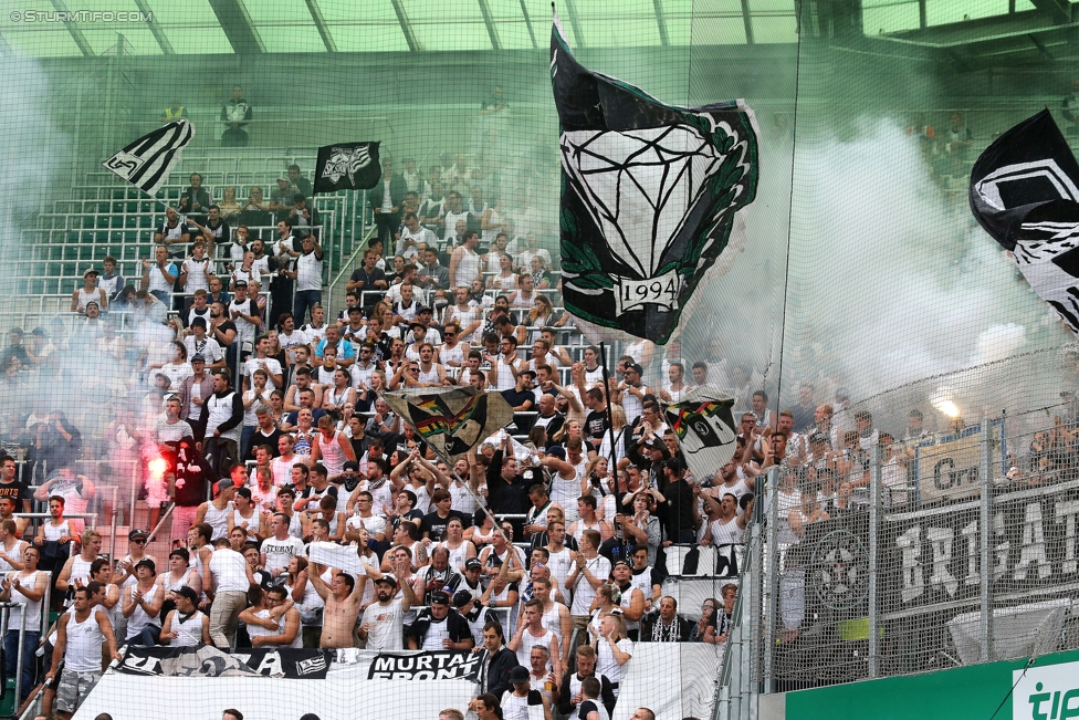 Rapid Wien - Sturm Graz
Oesterreichische Fussball Bundesliga, 5. Runde, SK Rapid Wien - SK Sturm Graz, Weststadion Wien, 19.08.2017. 

Foto zeigt Fans von Sturm
Schlüsselwörter: pyrotechnik