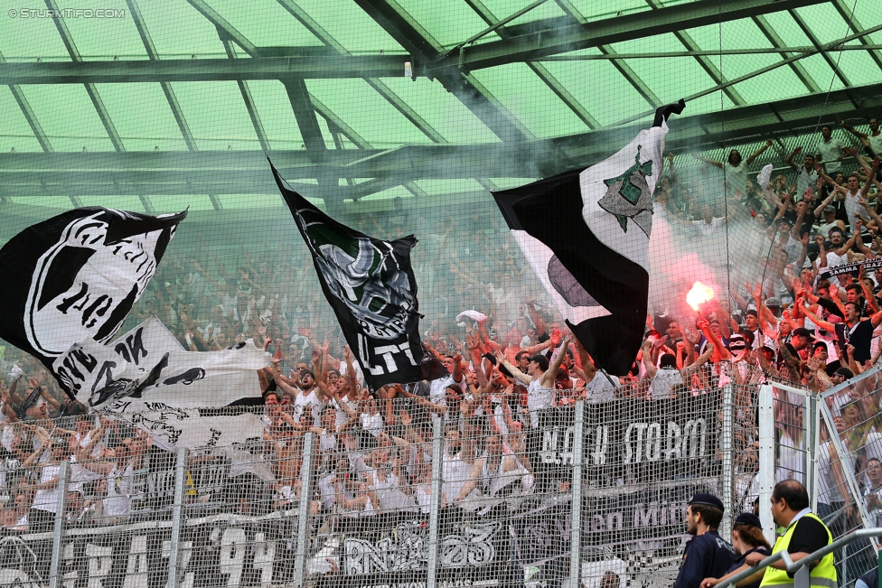 Rapid Wien - Sturm Graz
Oesterreichische Fussball Bundesliga, 5. Runde, SK Rapid Wien - SK Sturm Graz, Weststadion Wien, 19.08.2017. 

Foto zeigt Fans von Sturm
Schlüsselwörter: pyrotechnik