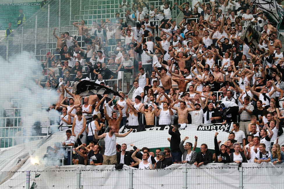 Rapid Wien - Sturm Graz
Oesterreichische Fussball Bundesliga, 5. Runde, SK Rapid Wien - SK Sturm Graz, Weststadion Wien, 19.08.2017. 

Foto zeigt Fans von Sturm
Schlüsselwörter: pyrotechnik