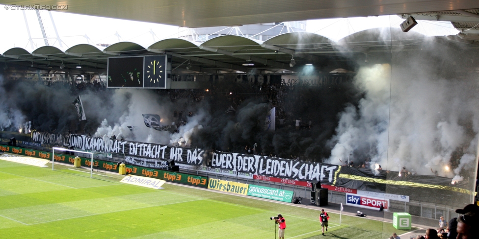 Sturm Graz - Salzburg
Oesterreichische Fussball Bundesliga, 6. Runde, SK Sturm Graz - FC RB Salzburg, Stadion Liebenau Graz, 27.08.2017. 

Foto zeigt Fans von Sturm mit einer Choreografie
Schlüsselwörter: pyrotechnik