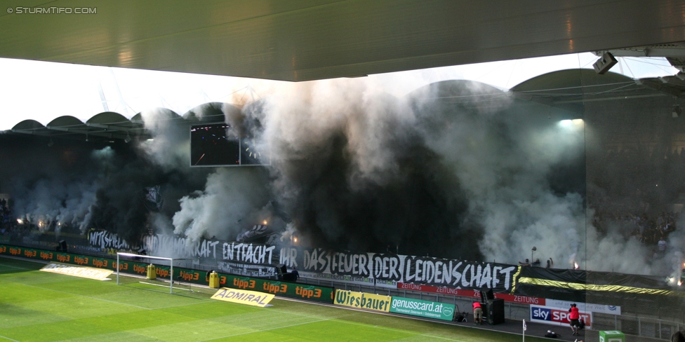 Sturm Graz - Salzburg
Oesterreichische Fussball Bundesliga, 6. Runde, SK Sturm Graz - FC RB Salzburg, Stadion Liebenau Graz, 27.08.2017. 

Foto zeigt Fans von Sturm mit einer Choreografie
Schlüsselwörter: pyrotechnik