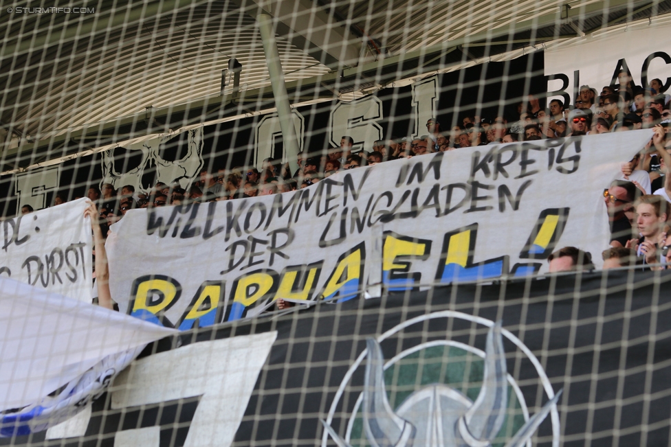 Sturm Graz - Salzburg
Oesterreichische Fussball Bundesliga, 6. Runde, SK Sturm Graz - FC RB Salzburg, Stadion Liebenau Graz, 27.08.2017. 

Foto zeigt Fans von Sturm mit einem Spruchband
