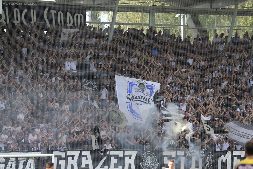 Sturm Graz - Salzburg
Oesterreichische Fussball Bundesliga, 6. Runde, SK Sturm Graz - FC RB Salzburg, Stadion Liebenau Graz, 27.08.2017. 

Foto zeigt Fans von Sturm
Schlüsselwörter: pyrotechnik