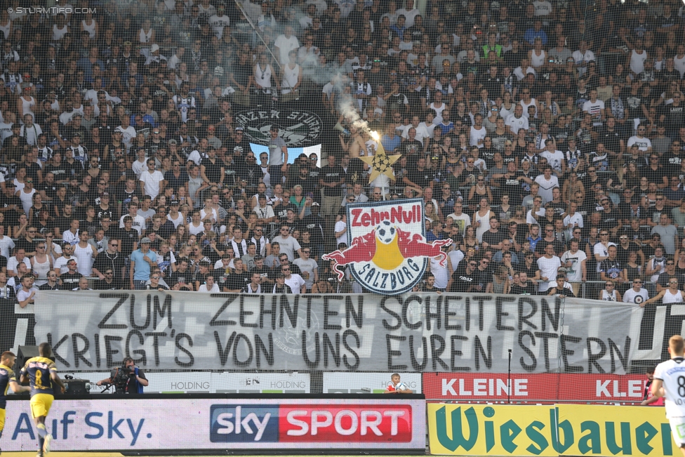 Sturm Graz - Salzburg
Oesterreichische Fussball Bundesliga, 6. Runde, SK Sturm Graz - FC RB Salzburg, Stadion Liebenau Graz, 27.08.2017. 

Foto zeigt Fans von Sturm mit einem Spruchband
Schlüsselwörter: pyrotechnik