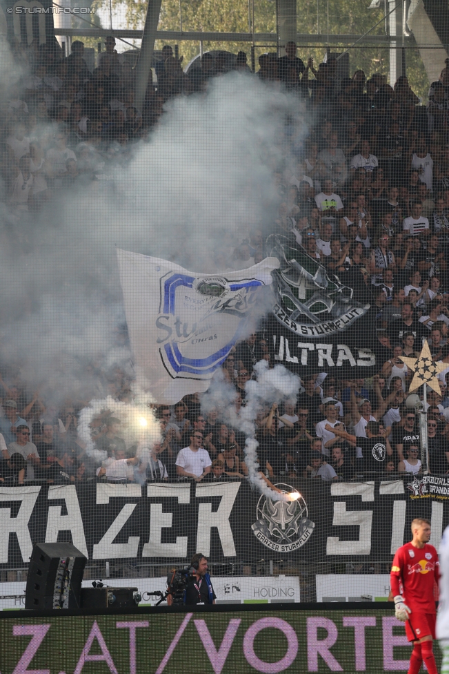 Sturm Graz - Salzburg
Oesterreichische Fussball Bundesliga, 6. Runde, SK Sturm Graz - FC RB Salzburg, Stadion Liebenau Graz, 27.08.2017. 

Foto zeigt Fans von Sturm
Schlüsselwörter: pyrotechnik