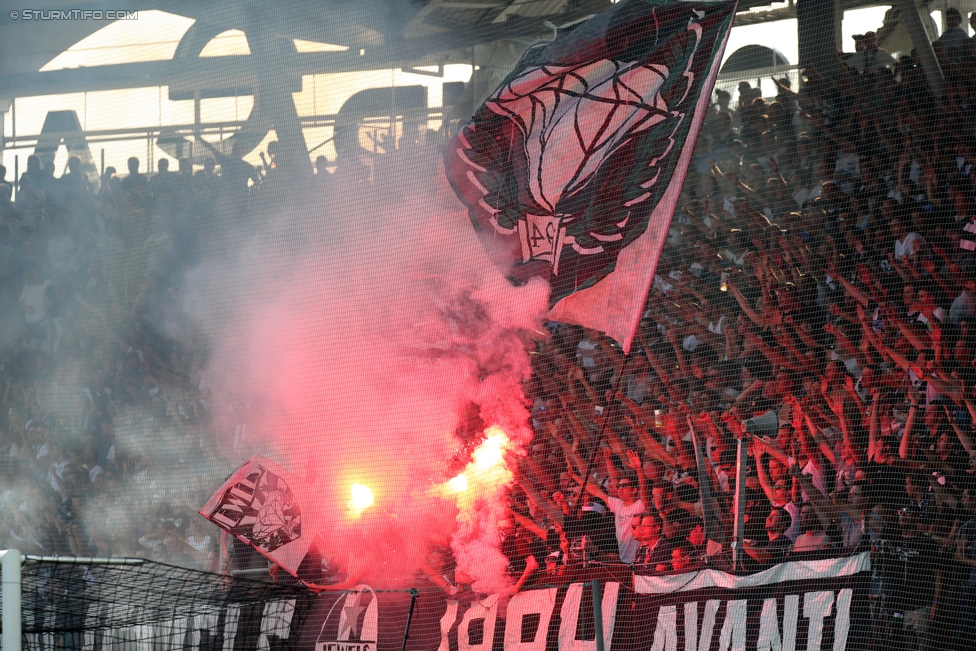 Sturm Graz - Salzburg
Oesterreichische Fussball Bundesliga, 6. Runde, SK Sturm Graz - FC RB Salzburg, Stadion Liebenau Graz, 27.08.2017. 

Foto zeigt Fans von Sturm
