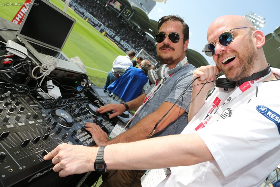 Sturm Graz - Salzburg
Oesterreichische Fussball Bundesliga, 6. Runde, SK Sturm Graz - FC RB Salzburg, Stadion Liebenau Graz, 27.08.2017. 

Foto zeigt DJ Bernhard Lukas und DJ Norman David
