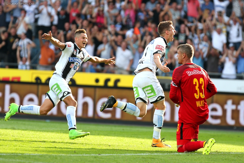 Sturm Graz - Salzburg
Oesterreichische Fussball Bundesliga, 6. Runde, SK Sturm Graz - FC RB Salzburg, Stadion Liebenau Graz, 27.08.2017. 

Foto zeigt Thorsten Roecher (Sturm), Deni Alar (Sturm) und Alexander Walke (Salzburg)
Schlüsselwörter: tor