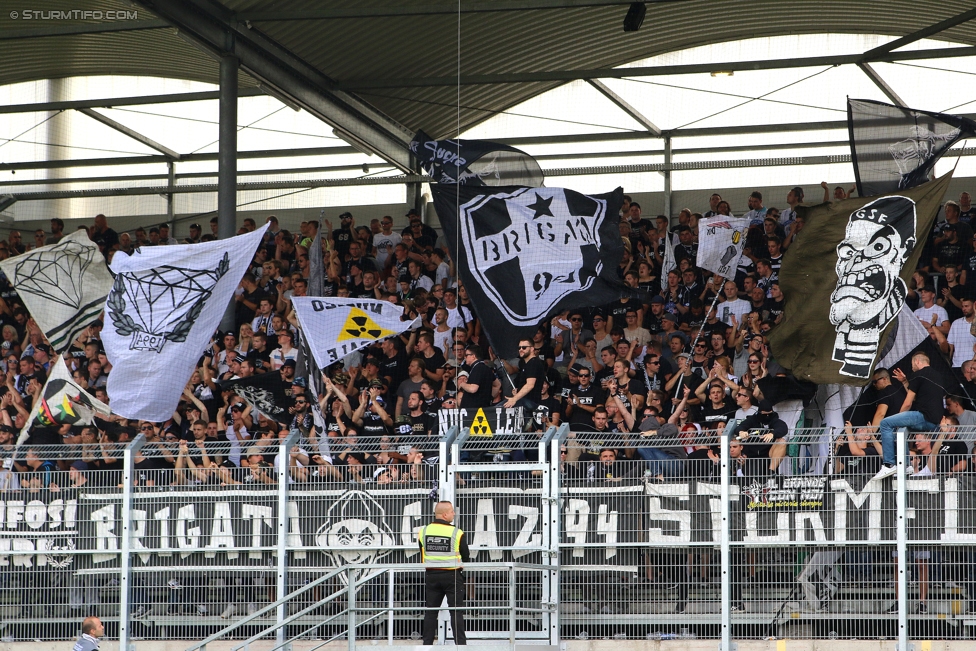 LASK - Sturm Graz
Oesterreichische Fussball Bundesliga, 7. Runde, Linzer ASK - SK Sturm Graz, Waldstadion Pasching, 09.09.2017. 

Foto zeigt Fans von Sturm
