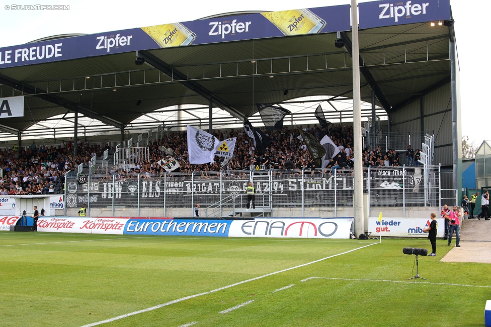 LASK - Sturm Graz
Oesterreichische Fussball Bundesliga, 7. Runde, Linzer ASK - SK Sturm Graz, Waldstadion Pasching, 09.09.2017. 

Foto zeigt Fans von Sturm
