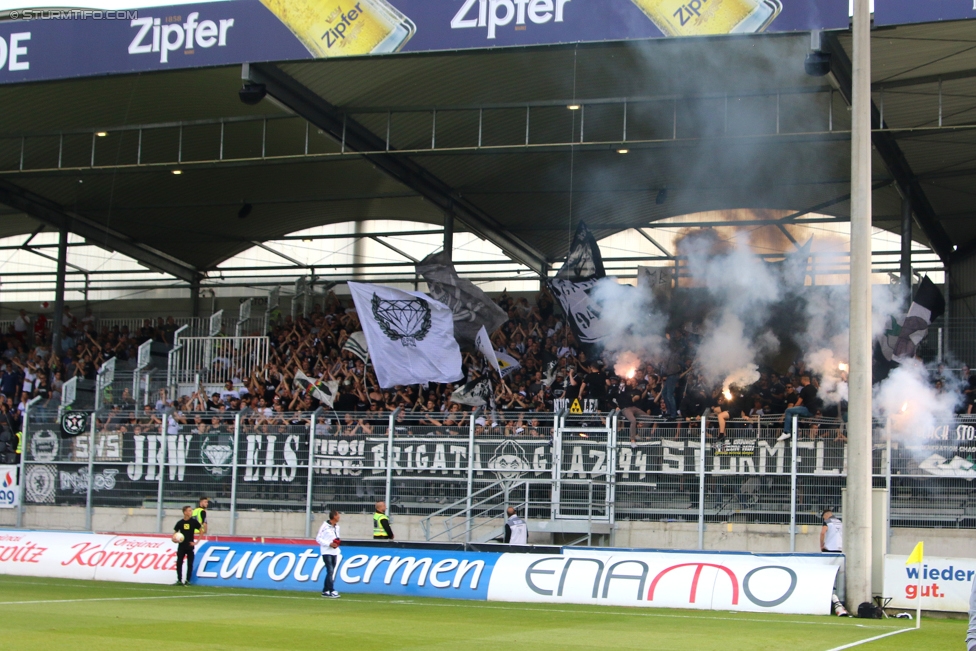 LASK - Sturm Graz
Oesterreichische Fussball Bundesliga, 7. Runde, Linzer ASK - SK Sturm Graz, Waldstadion Pasching, 09.09.2017. 

Foto zeigt Fans von Sturm
Schlüsselwörter: pyrotechnik