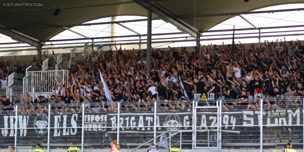 LASK - Sturm Graz
Oesterreichische Fussball Bundesliga, 7. Runde, Linzer ASK - SK Sturm Graz, Waldstadion Pasching, 09.09.2017. 

Foto zeigt Fans von Sturm
