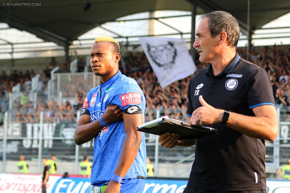 LASK - Sturm Graz
Oesterreichische Fussball Bundesliga, 7. Runde, Linzer ASK - SK Sturm Graz, Waldstadion Pasching, 09.09.2017. 

Foto zeigt Emeka Friday Eze (Sturm) und Thomas Kristl (Co-Trainer Sturm)
