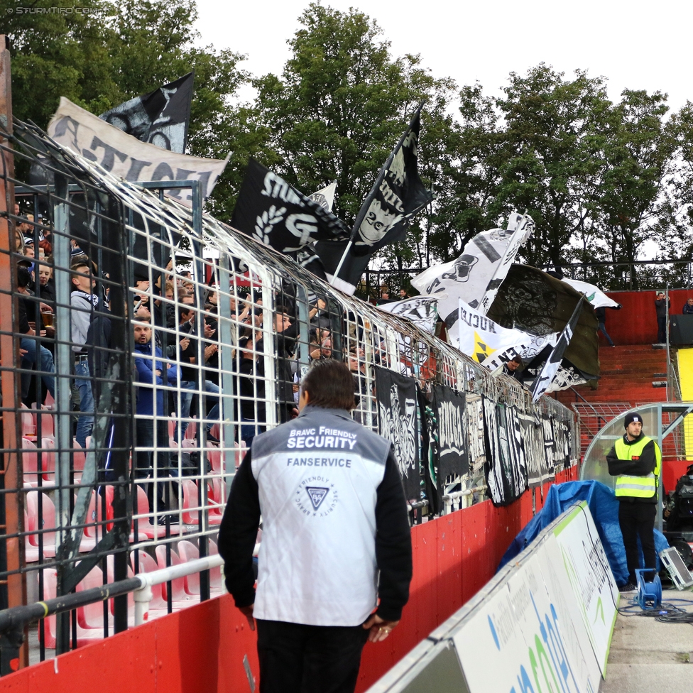 Admira Wacker - Sturm Graz
Oesterreichische Fussball Bundesliga, 8. Runde, FC Admira Wacker Moedling - SK Sturm Graz, Stadion Suedstadt Maria Enzersdorf, 16.09.2017. 

Foto zeigt Fans von Sturm
